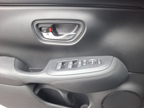 Certified 2024 Honda HR-V LX image 13