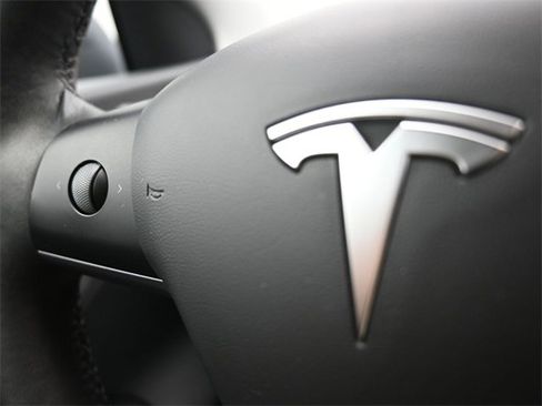 Used 2021 Tesla Model Y Long Range image 22