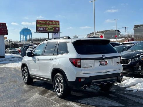 Used 2023 Honda Passport TrailSport image 9