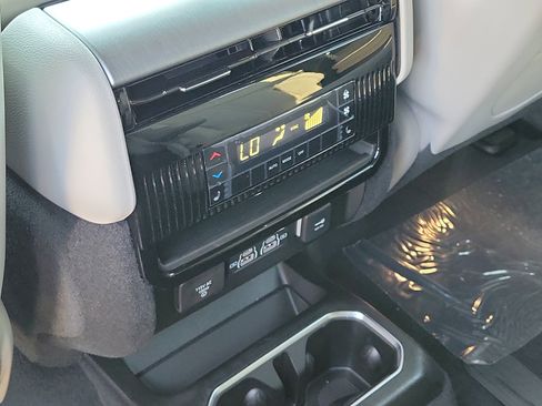 New 2026 Jeep Grand Wagoneer L Limited AWD/4WD image 13