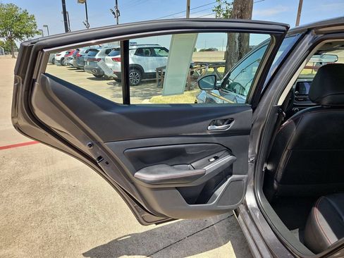 Used 2025 Nissan Altima 2.5 SR FWD image 27