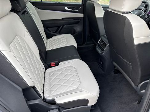 New 2026 Volkswagen Atlas Cross Sport SEL Premium R-Line image 25