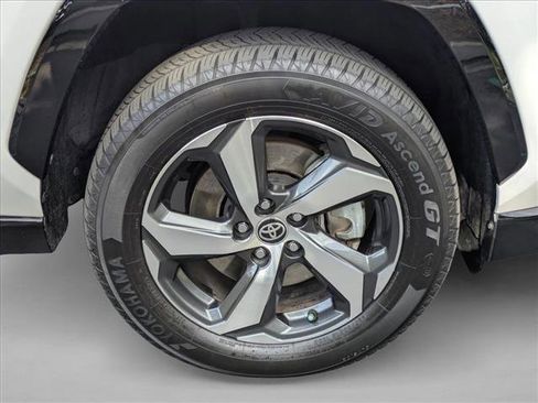 Certified 2021 Toyota RAV4 SE w/ Weather & Moonroof Package image 23