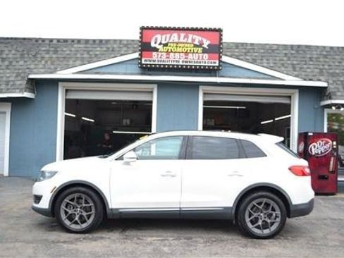 Used 2016 Lincoln MKX Reserve w/ Climate Package AWD/4WD image 1