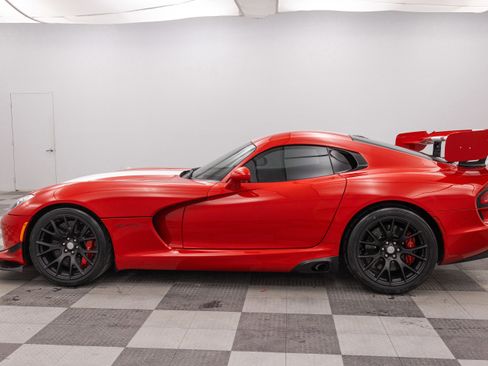 Used 2016 Dodge Viper ACR RWD image 8