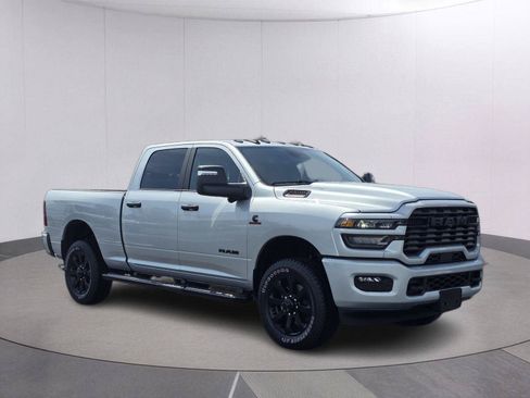 New 2026 RAM 2500 Big Horn AWD/4WD image 3