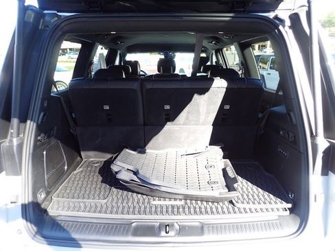 Used 2023 Jeep Wagoneer Series III w/ Preferred Equipment Group image 6