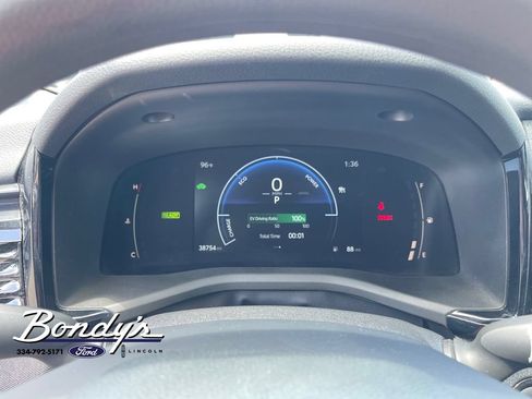 Used 2025 Toyota Camry LE FWD image 4