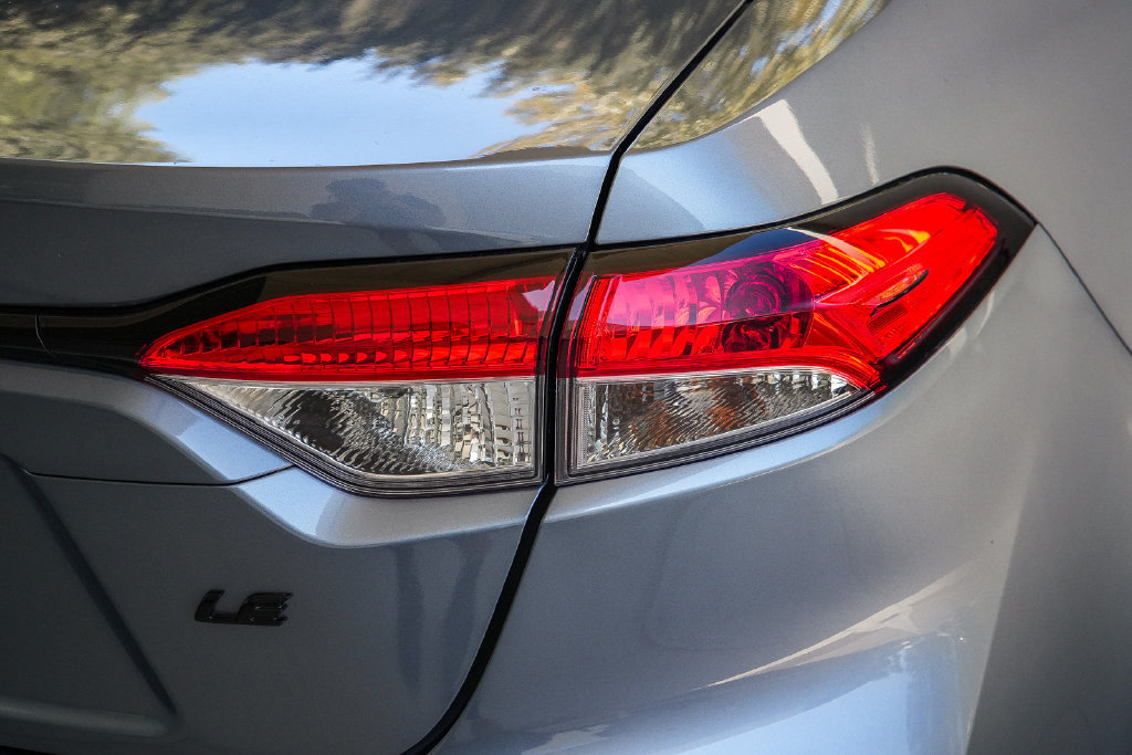 Used 2024 Toyota Corolla LE FWD image 7