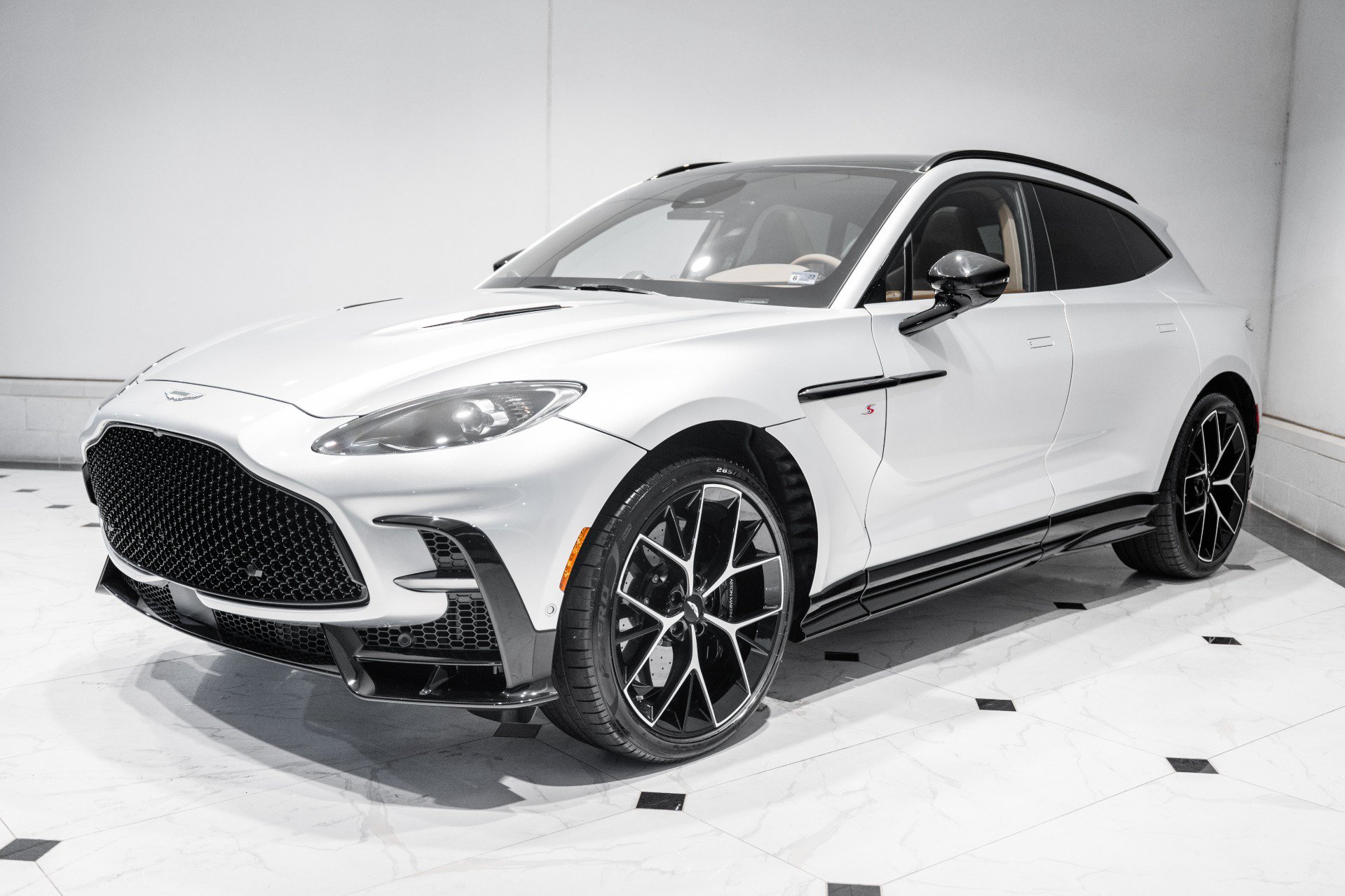 Used 2026 Aston Martin DBX S AWD/4WD image 49
