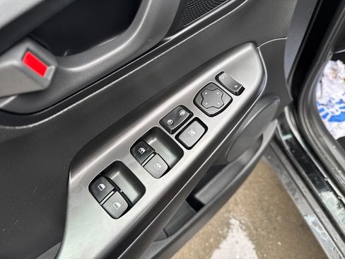 Used 2018 Hyundai Kona SEL image 24