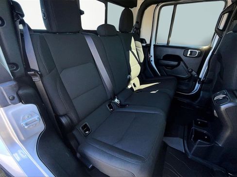 Used 2022 Jeep Gladiator Sport image 27