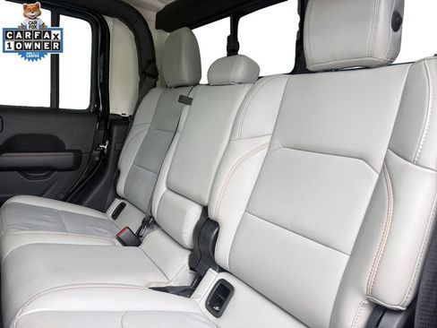 Used 2021 Jeep Gladiator Mojave AWD/4WD image 14