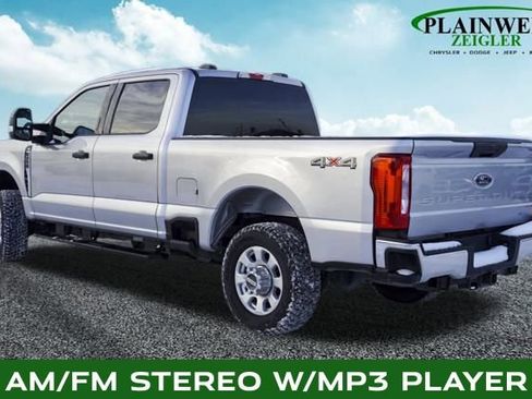 Used 2023 Ford F250 XLT image 2