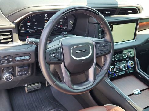 Used 2023 GMC Yukon XL Denali Ultimate w/ LPO, Floor Liner Package AWD/4WD image 22