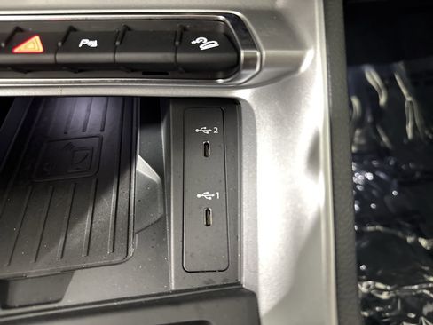 Used 2025 Audi Q3 2.0T Premium w/ Convenience Package image 16