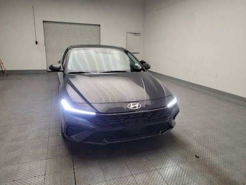 Used 2025 Hyundai Elantra SEL FWD image 14
