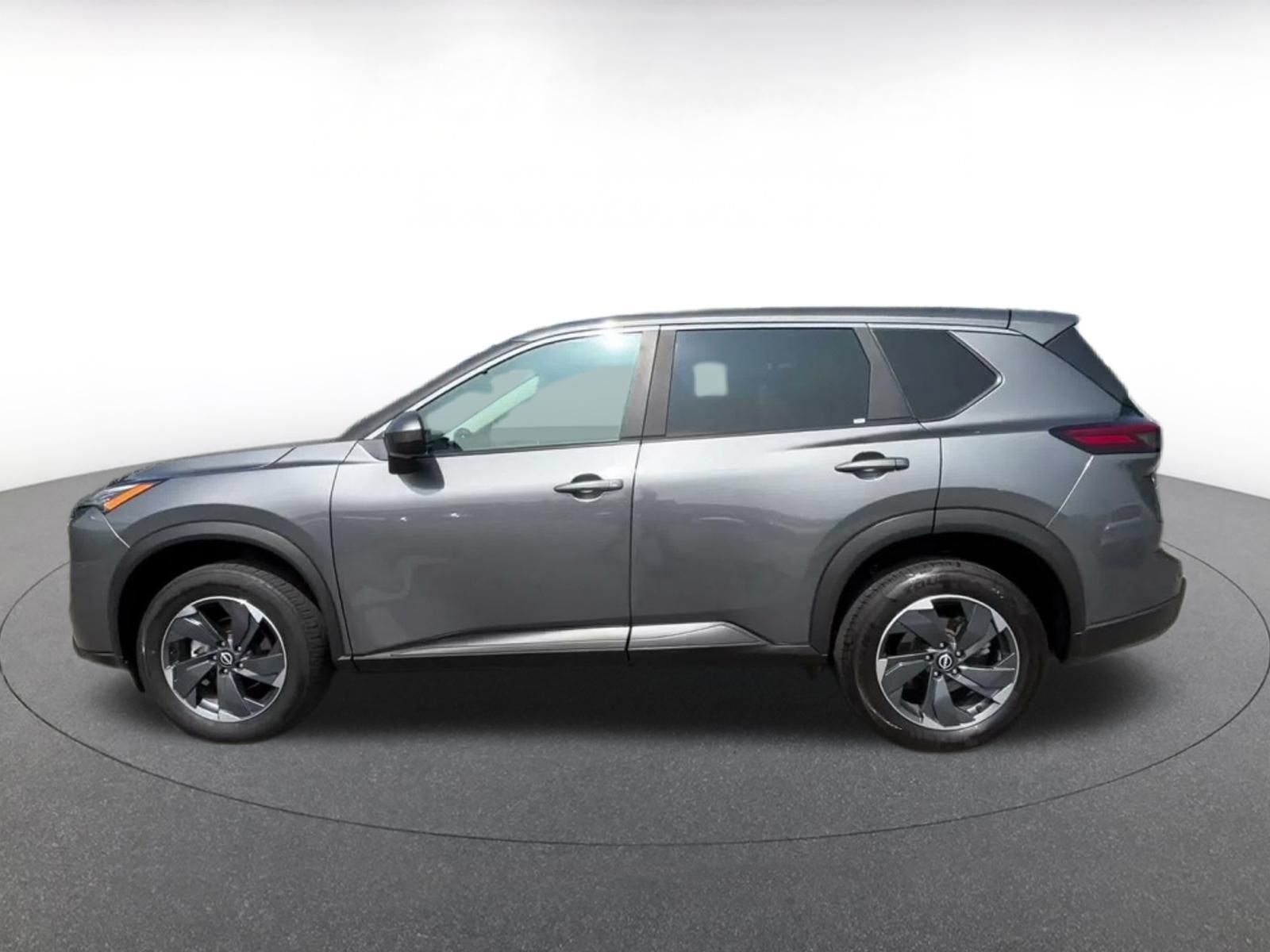 Used 2025 Nissan Rogue SV FWD image 8