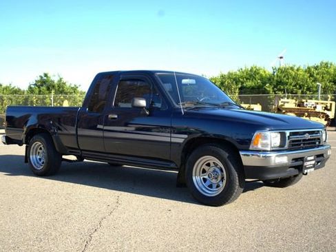 Used 1994 Toyota Pickup DX image 9