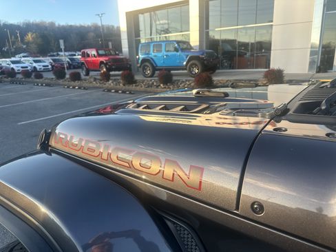 Used 2021 Jeep Wrangler Unlimited Rubicon w/ Xtreme Recon 35" Tire Package image 13