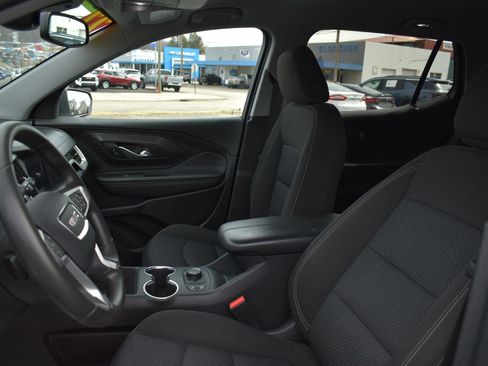 Used 2022 GMC Terrain SLE w/ Driver Convenience Package image 16