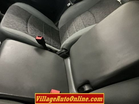 Used 2017 RAM 1500 4x4 Crew Cab image 17