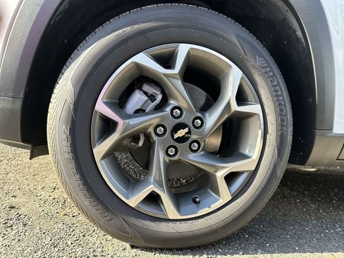 Used 2024 Chevrolet Trax LT image 28