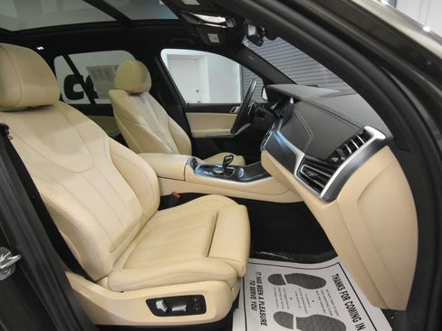 Used 2022 BMW X5 xDrive40i w/ Premium Package AWD/4WD image 17