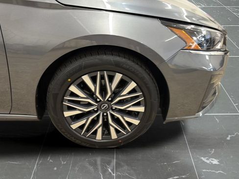 Used 2025 Nissan Altima 2.5 SV FWD image 14