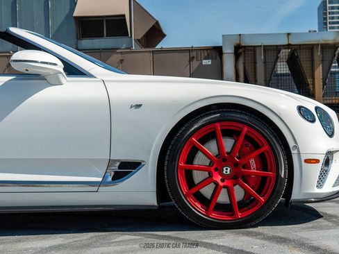 Used 2020 Bentley Continental GT V8 image 11