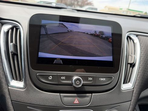 Used 2019 Chevrolet Malibu LT FWD image 15