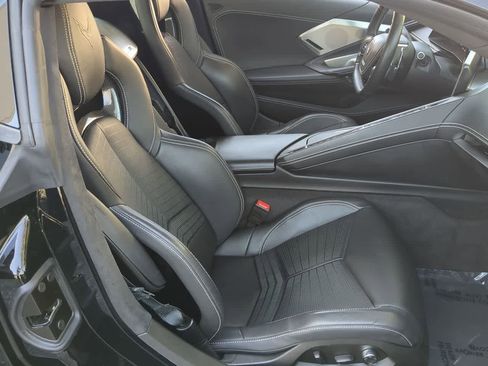 Used 2025 Chevrolet Corvette Stingray Premium Conv w/ 3LT image 18