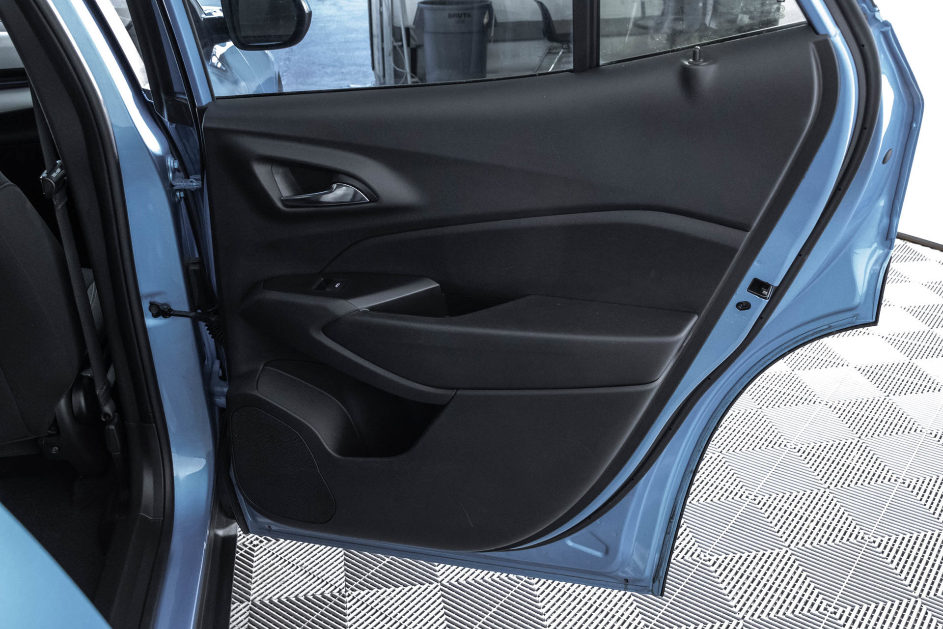 Used 2025 Chevrolet Trax LS w/ LS Convenience Package FWD image 39