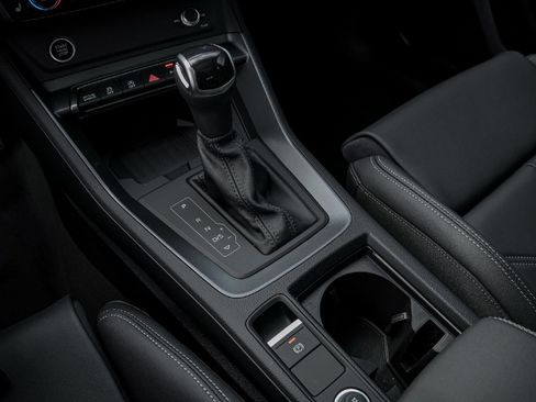 New 2025 Audi Q3 2.0T Premium image 13