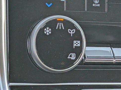 New 2026 Nissan Armada SL image 14