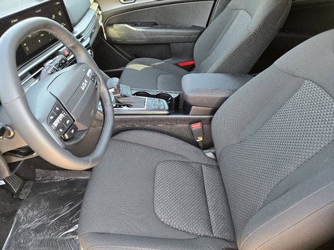 New 2026 Kia Sportage LX image 9