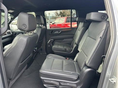 Certified 2025 GMC Yukon XL Denali image 9