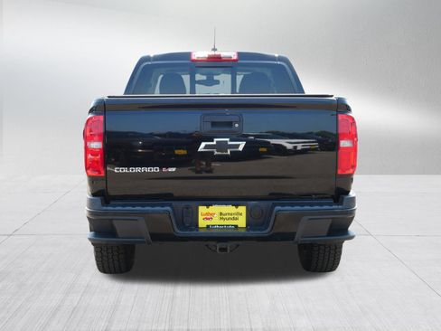 Used 2017 Chevrolet Colorado Z71 AWD/4WD image 6