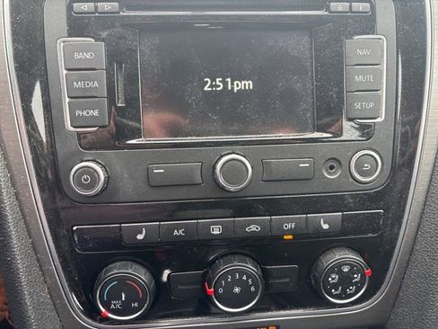 Used 2015 Volkswagen Passat 1.8T SE image 10