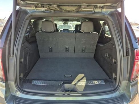 Used 2023 Chevrolet Suburban Premier image 11