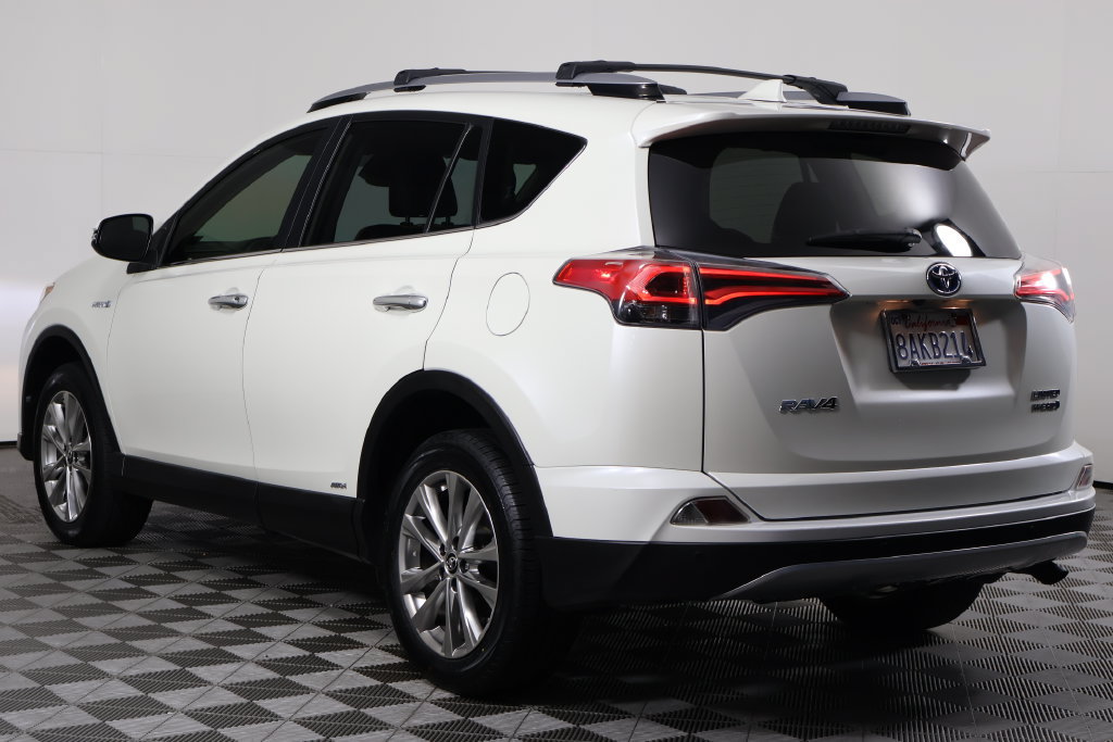 Used 2018 Toyota RAV4 Limited w/ Preferred Accessory Package AWD/4WD image 6