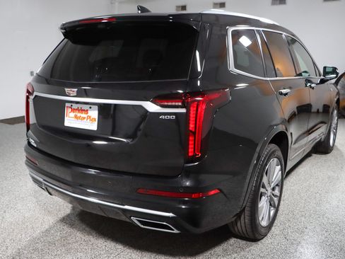 Used 2023 Cadillac XT6 Premium Luxury w/ Technology Package FWD image 7
