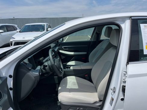 Used 2025 Hyundai Sonata SEL FWD image 28