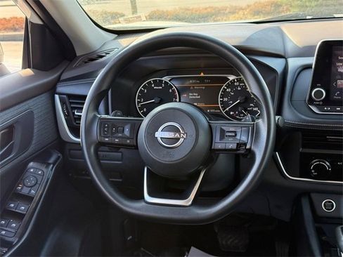 Used 2023 Nissan Rogue S image 13