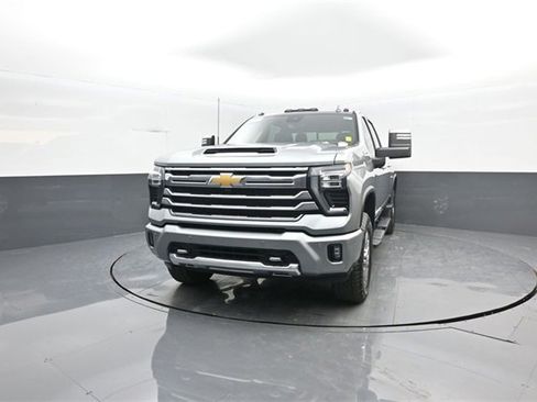 Used 2026 Chevrolet Silverado 2500 High Country w/ Technology Package image 3