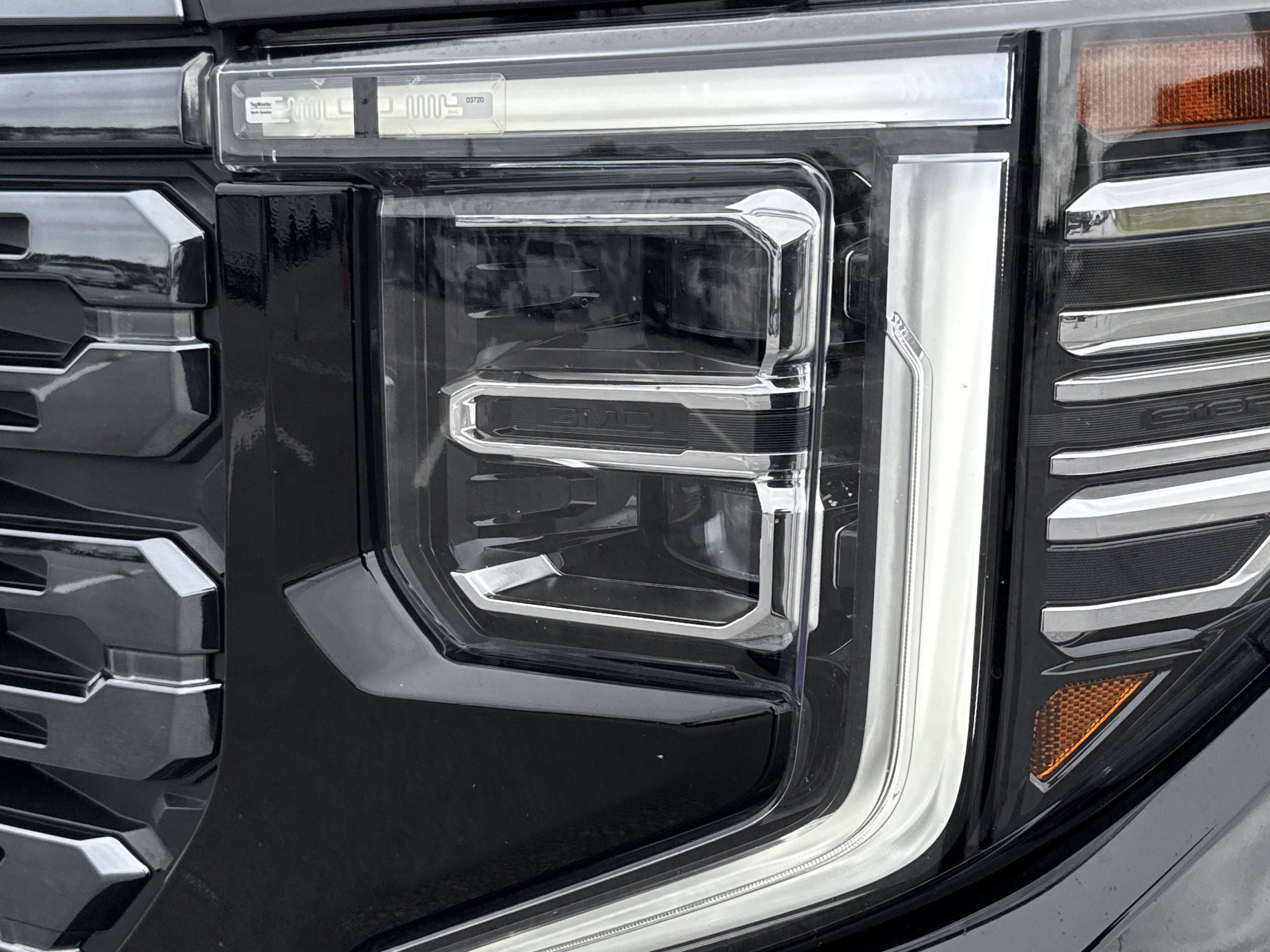 Used 2023 GMC Sierra 1500 Denali Ultimate AWD/4WD image 6
