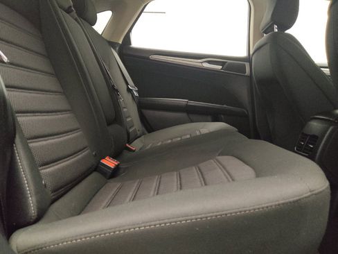 Used 2020 Ford Fusion SE FWD image 19