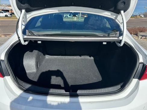 Used 2024 Chevrolet Malibu LT image 27