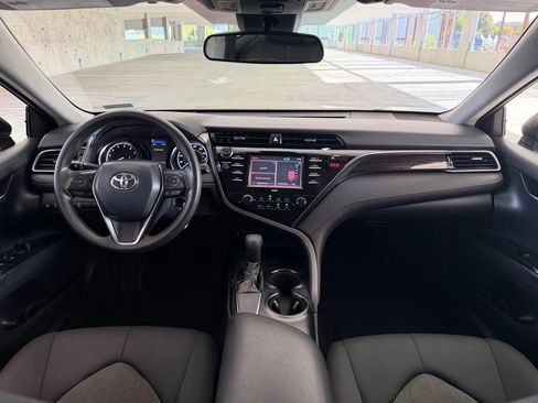 Used 2020 Toyota Camry LE FWD image 23