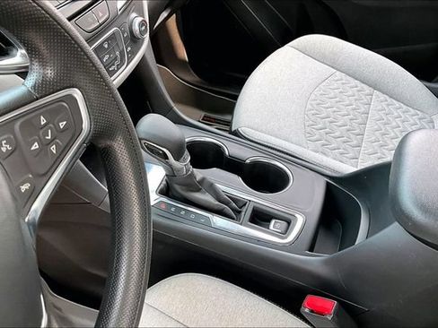 Used 2024 Chevrolet Equinox LS w/ LS Convenience Package FWD image 18